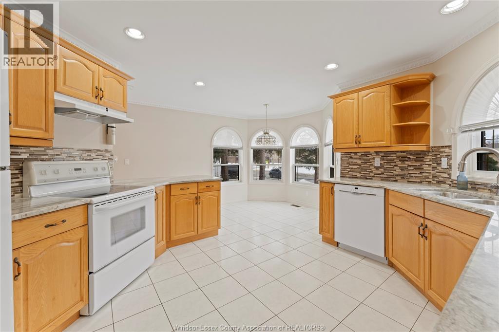 1712 Lesperance, Tecumseh, Ontario  N8N 1Y3 - Photo 10 - 26003629