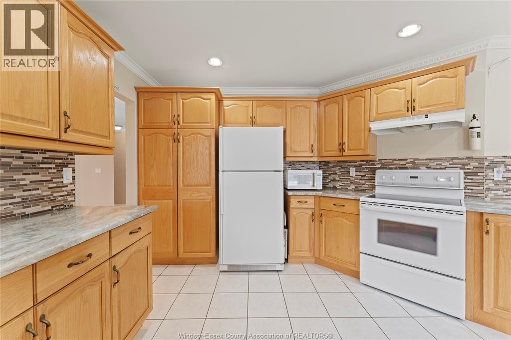 1712 Lesperance, Tecumseh, Ontario  N8N 1Y3 - Photo 11 - 26003629