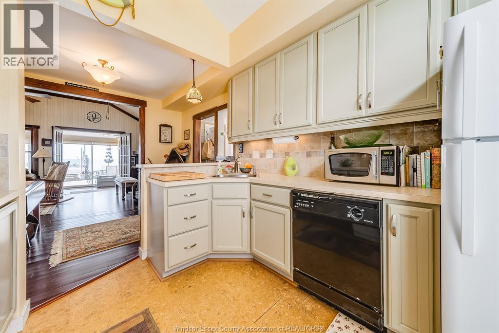 499 Lakeside Drive, Amherstburg, Ontario  N0R 1G0 - Photo 12 - 26003636