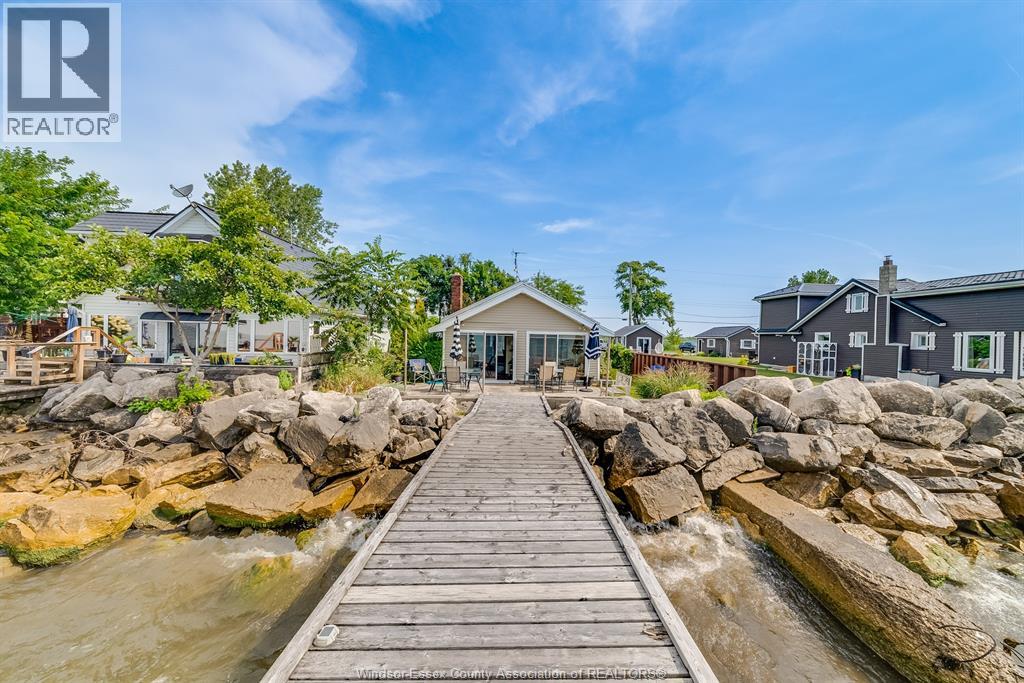 499 Lakeside Drive, Amherstburg, Ontario  N0R 1G0 - Photo 37 - 26003636