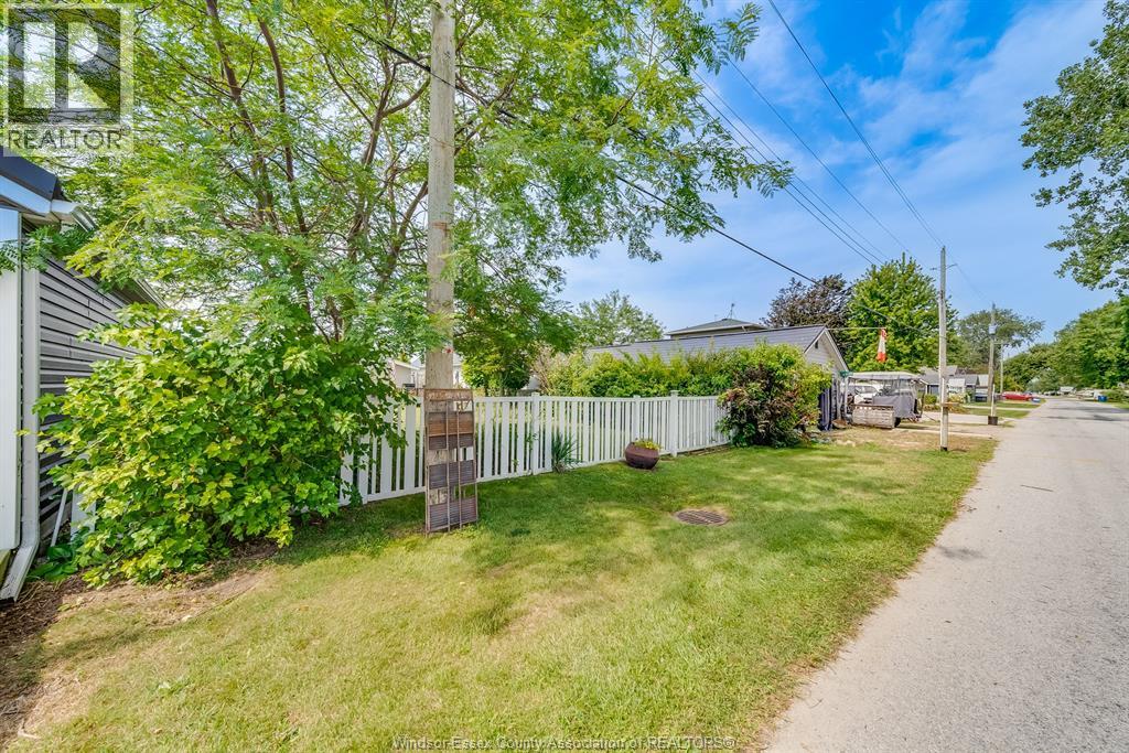 499 Lakeside Drive, Amherstburg, Ontario  N0R 1G0 - Photo 42 - 26003636