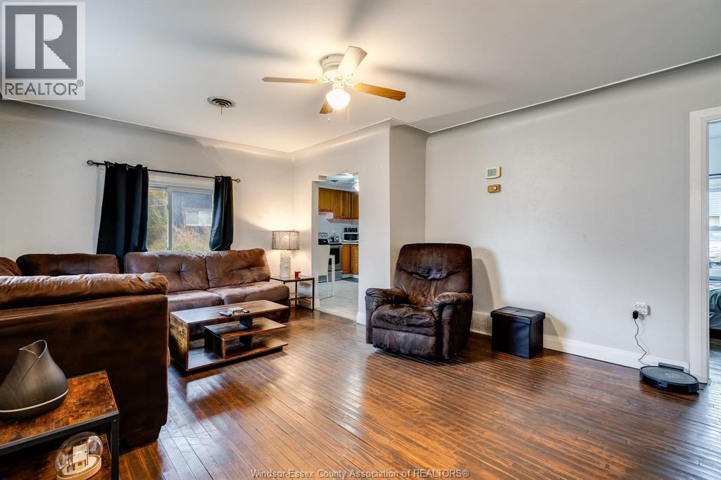 672 Talbot Road, Maidstone, Ontario  N0R 1K0 - Photo 3 - 26003735