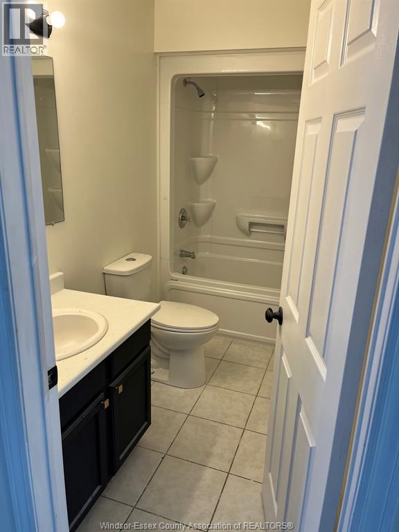 3726 Holburn, Windsor, Ontario  N9E 4S9 - Photo 6 - 26003805