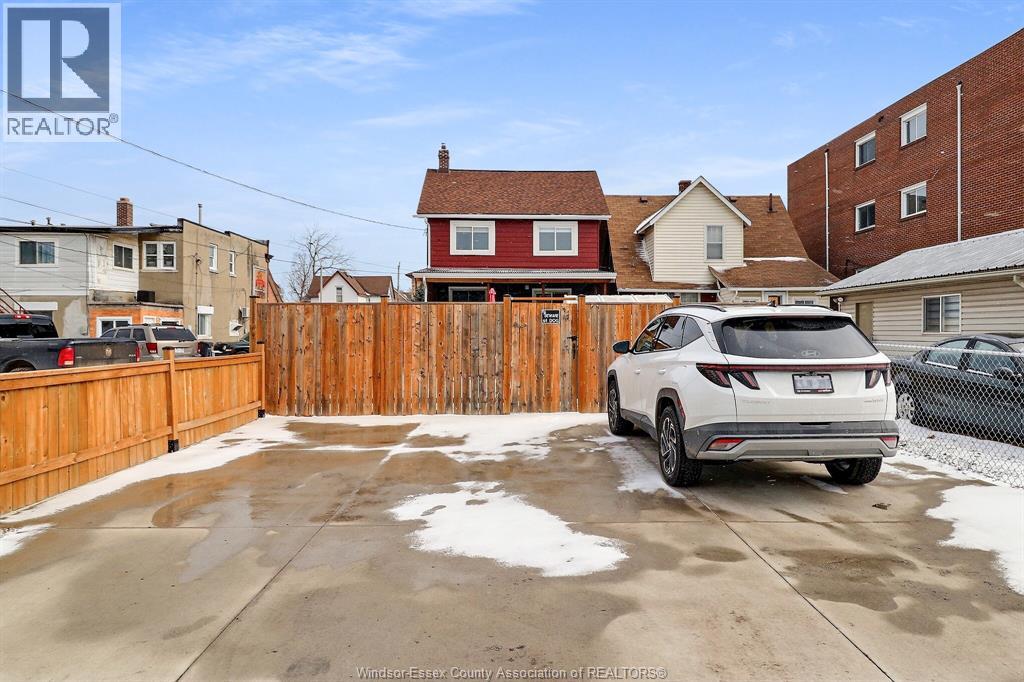883 Pillette, Windsor, Ontario  N8Y 3B4 - Photo 32 - 26003780