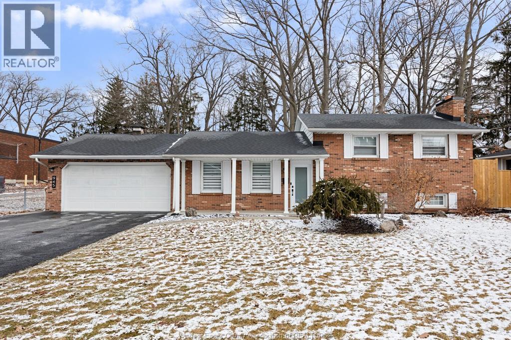 945 Laurier, Lasalle, Ontario  N9J 1M9 - Photo 2 - 26003957
