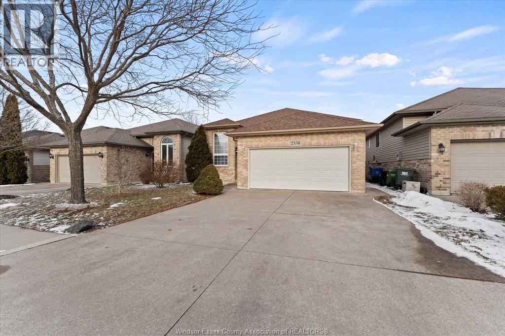 2538 Duneshill, Windsor, Ontario  N8P 1Y2 - Photo 3 - 26003959