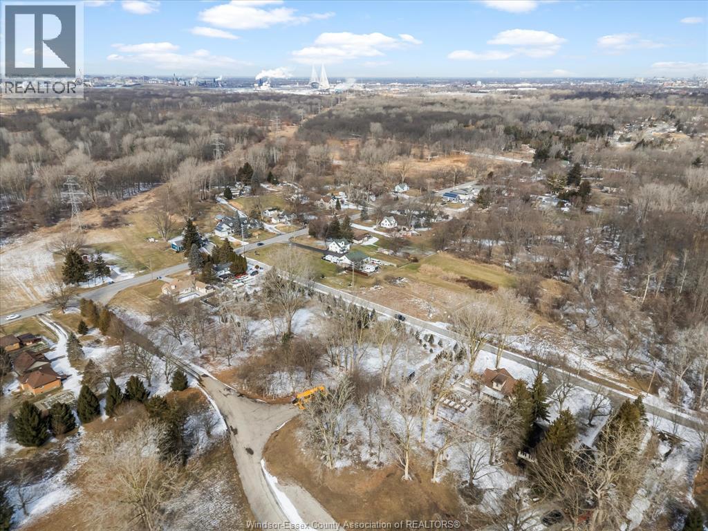 1875 Lansing, Windsor, Ontario  N9E 3S4 - Photo 45 - 26003950