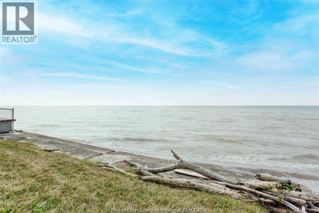 127 LAKEWOOD DRIVE, Amherstburg, Ontario