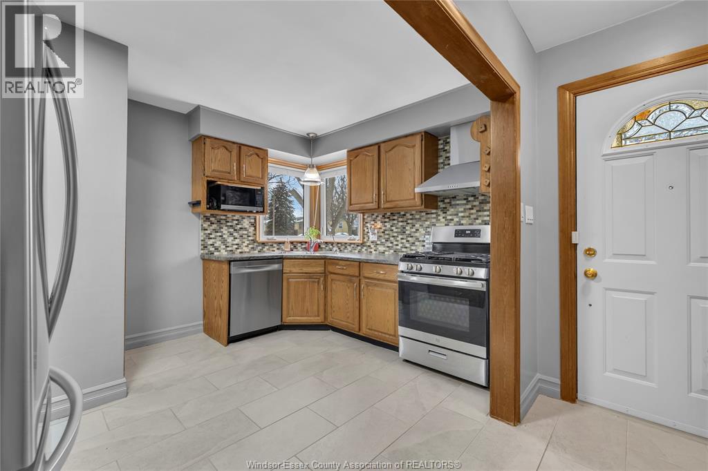 42 Grace, Leamington, Ontario  N8H 1K9 - Photo 5 - 26003995