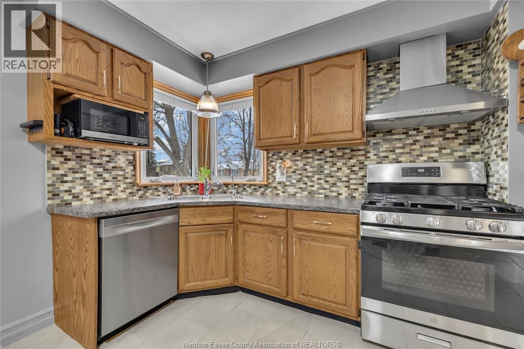 42 Grace, Leamington, Ontario  N8H 1K9 - Photo 6 - 26003995