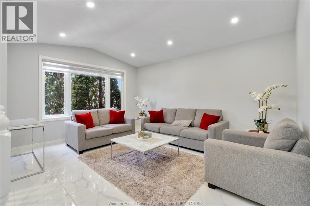 3725 Irongate, Windsor, Ontario  N8W 5T3 - Photo 4 - 26004006