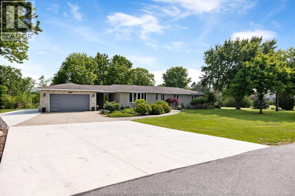 1226 AIMEE STREET, Lakeshore, Ontario