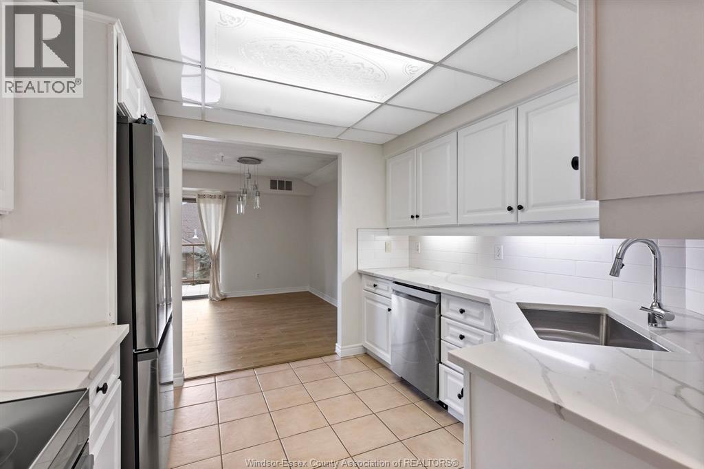 320 Village Grove Unit# 204, Tecumseh, Ontario  N8N 4X7 - Photo 7 - 26004135