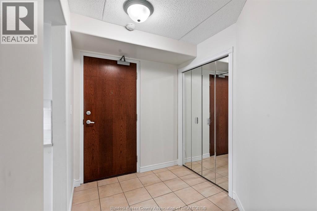 320 Village Grove Unit# 204, Tecumseh, Ontario  N8N 4X7 - Photo 8 - 26004135