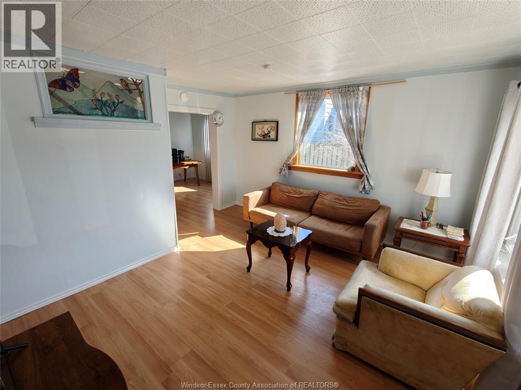 920 Lillian, Windsor, Ontario  N9A 1V5 - Photo 11 - 26004128
