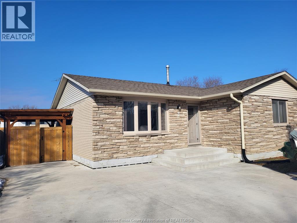 7 Vanier Drive, Tilbury, Ontario  N0P 2L0 - Photo 2 - 26004103