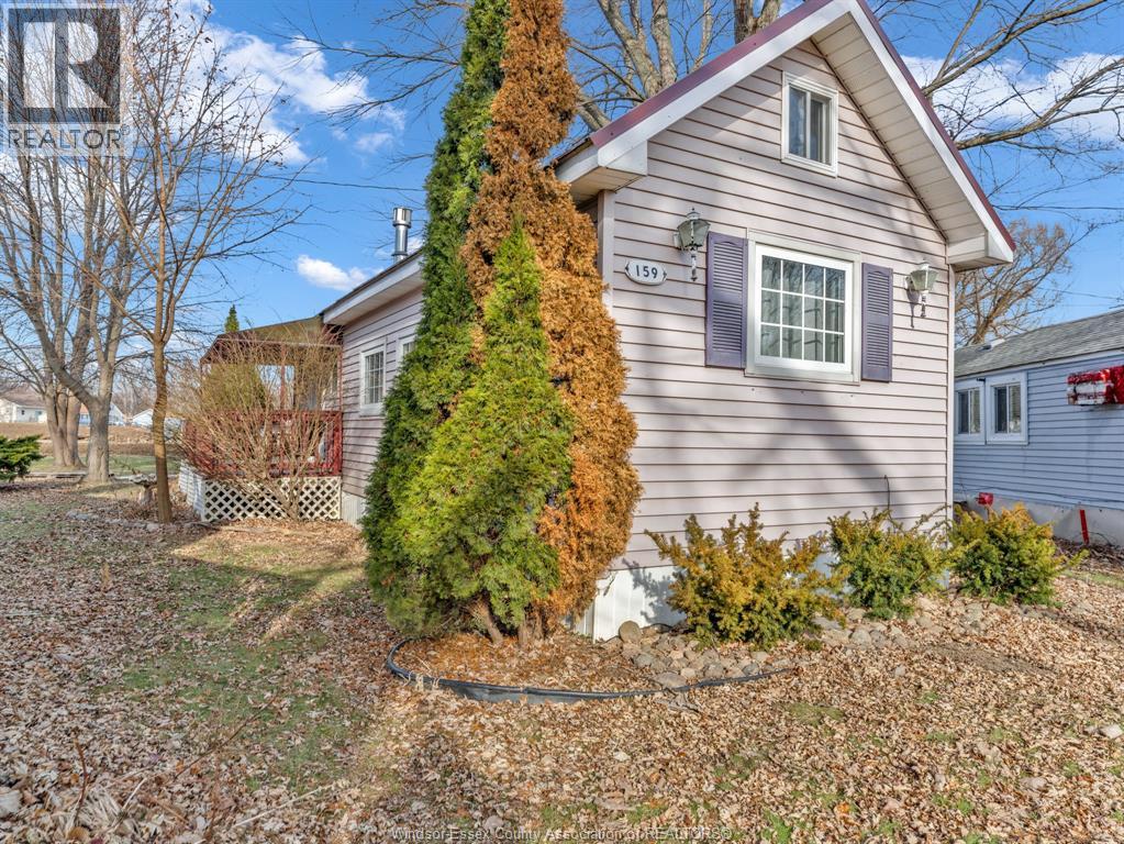 159 Ambassador Beach Road, Colchester, Ontario  N0R 1G0 - Photo 2 - 26004291