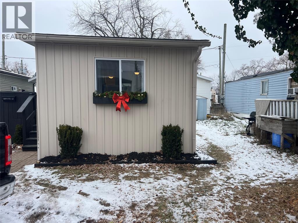 3 BONITA, Windsor, Ontario