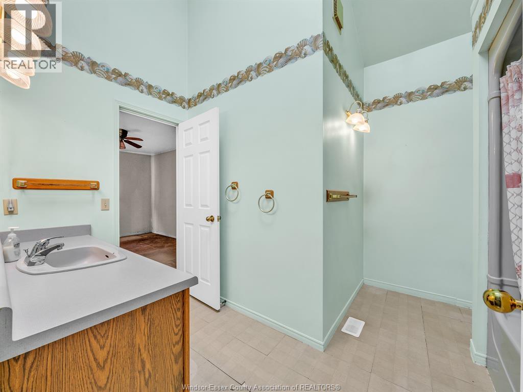 1632 Elmwood, Lakeshore, Ontario  N0R 1A0 - Photo 19 - 26004300
