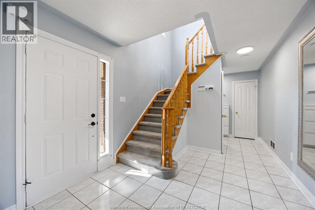 182 Eveleigh, Windsor, Ontario  N9E 4M3 - Photo 4 - 26004322