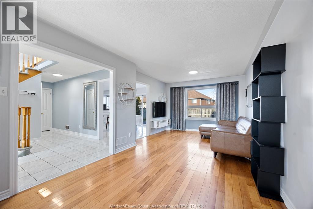 182 Eveleigh, Windsor, Ontario  N9E 4M3 - Photo 6 - 26004322