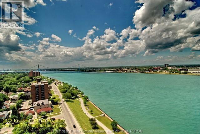 1225 Riverside Drive Unit# 404, Windsor, Ontario  N9A 0A2 - Photo 4 - 26004356