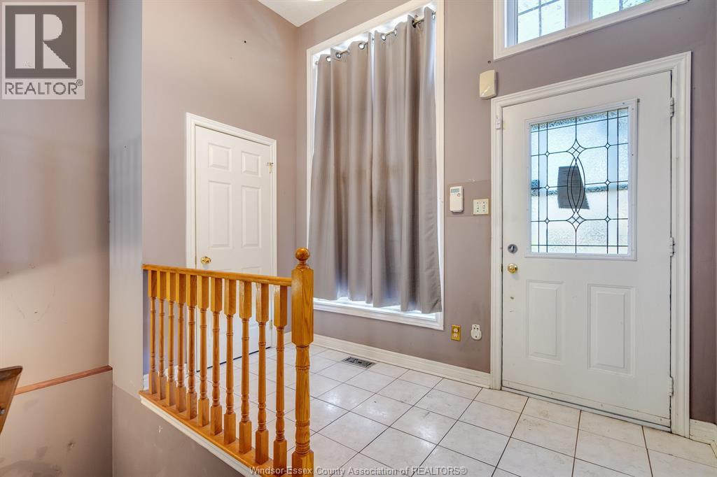 1610 Heatherglen, Tecumseh, Ontario  N8N 4B5 - Photo 3 - 26004452
