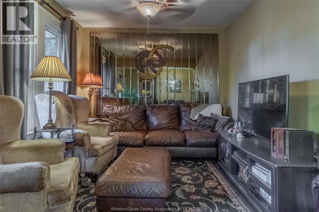 1341-43 Benjamin Avenue, Windsor, Ontario  N8X 3L3 - Photo 3 - 26004415