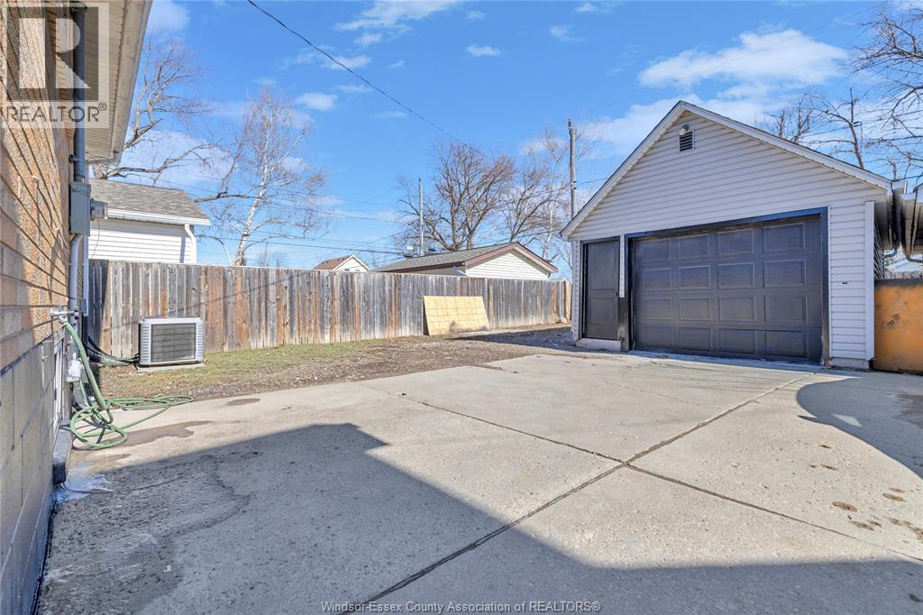 1708 St. Luke, Windsor, Ontario  N8Y 3N6 - Photo 28 - 26004394