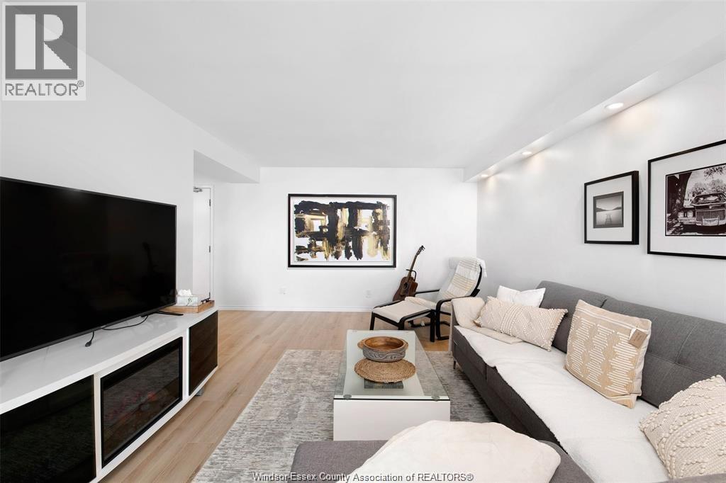 150 Park Unit# 1807, Windsor, Ontario  N9A 7A2 - Photo 3 - 26004476