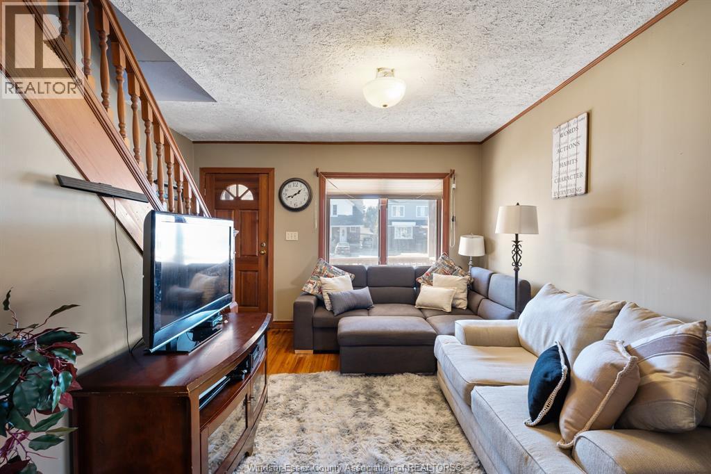 2136 Lincoln Road, Windsor, Ontario  N8W 2R1 - Photo 3 - 26004012