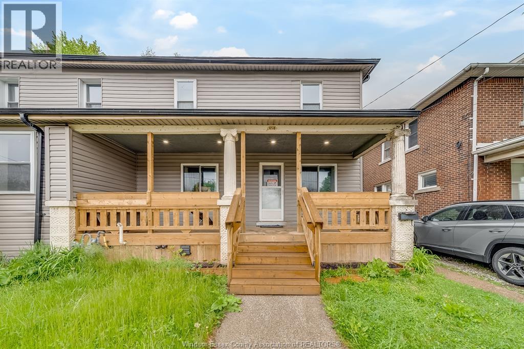 658 TOURNIER, Windsor, Ontario