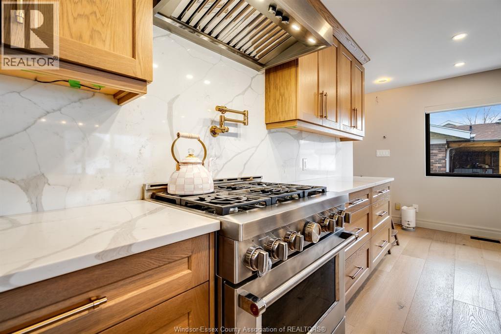20 Elizabeth Crescent, Leamington, Ontario  N8H 4Y1 - Photo 8 - 26004644
