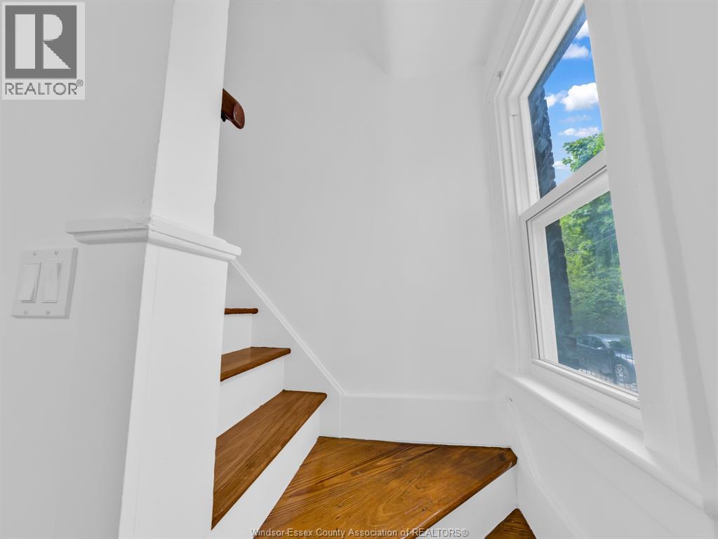 973 Pelissier Street, Windsor, Ontario  N9A 4L6 - Photo 9 - 26004643