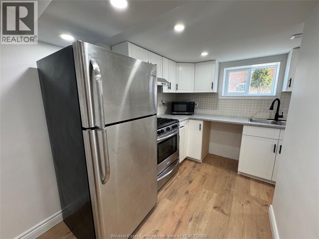 1060 Langlois, Windsor, Ontario  N9A 2H5 - Photo 3 - 26004511