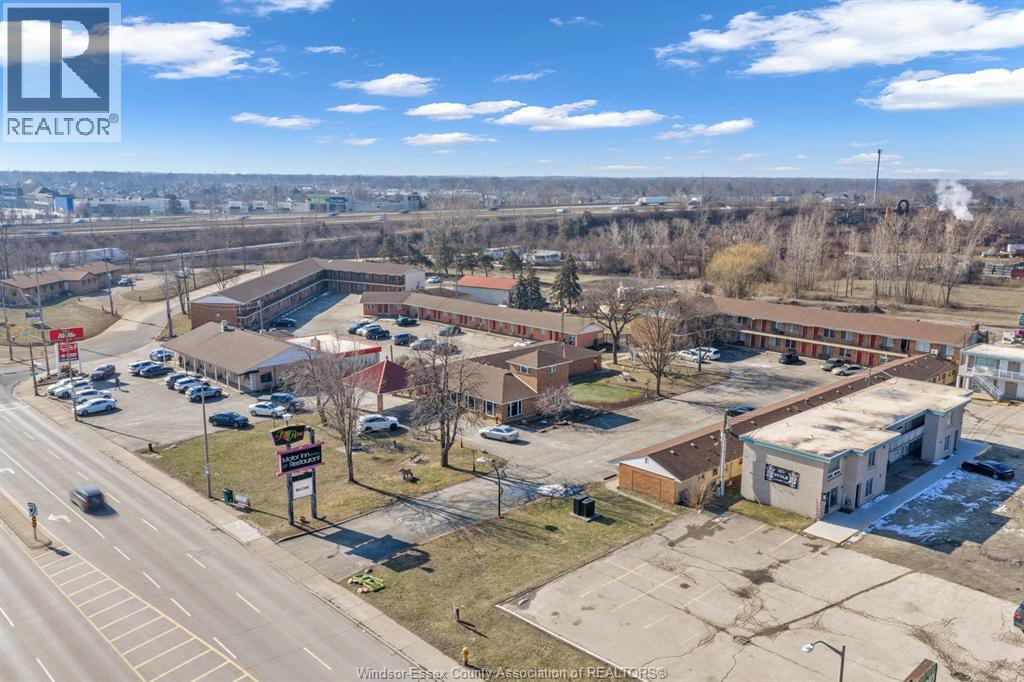 2885-2889 HOWARD AVENUE, Windsor, Ontario