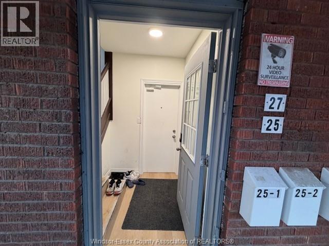 25 Giles Boulevard Unit# Main Level, Windsor, Ontario  N9A 4B6 - Photo 3 - 26004501