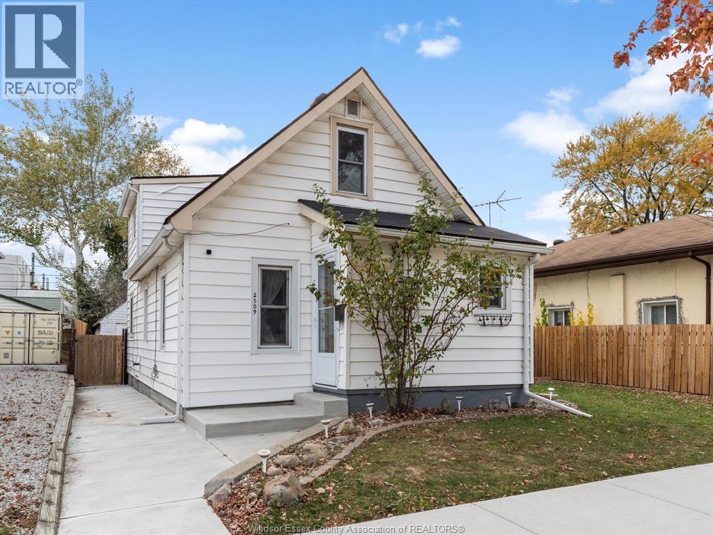 2509 ALEXIS ROAD, Windsor, Ontario