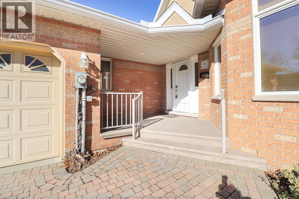 4612 Ascot Court, Windsor, Ontario  N9G 2M1 - Photo 2 - 26004922