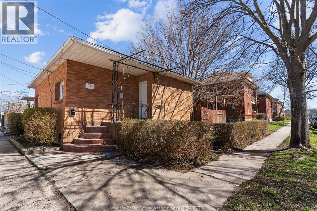 614 Elliott Street East, Windsor, Ontario  N9A 3S2 - Photo 1 - 26004938