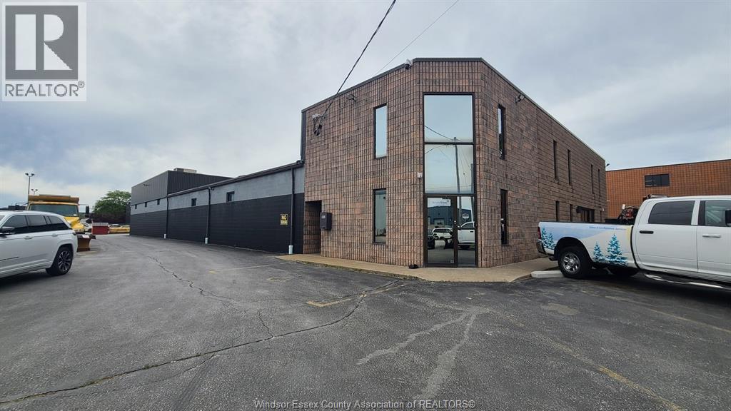 2045 ASTOR CRESCENT, Tecumseh, Ontario