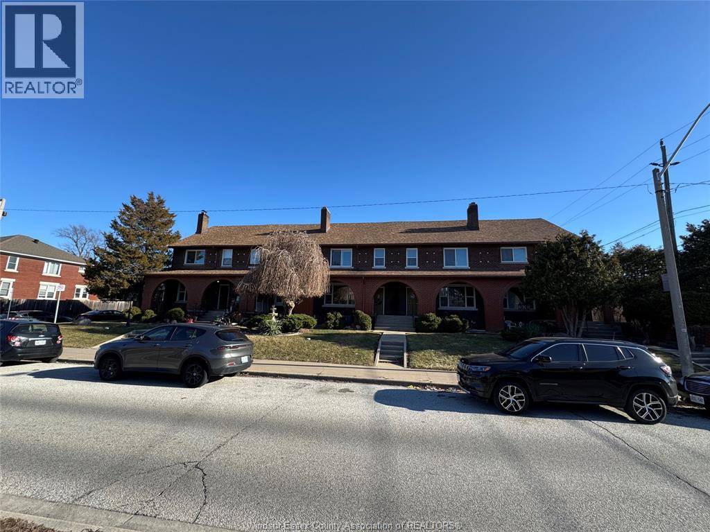 655-91 GILES, Windsor, Ontario