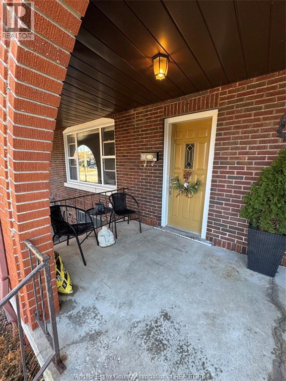 655-91 Giles, Windsor, Ontario  N9A 4E3 - Photo 2 - 26005426