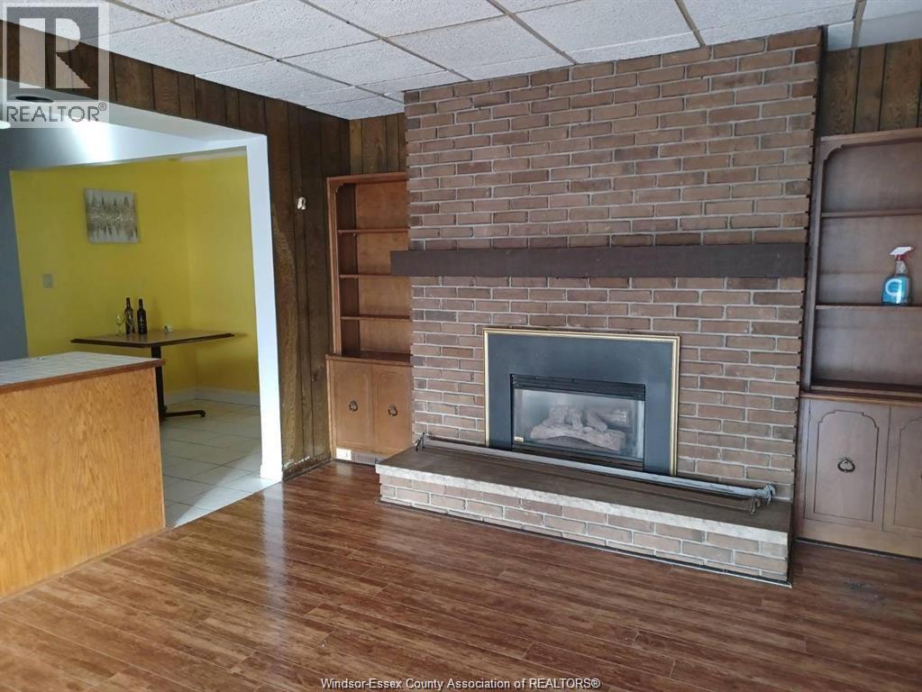 3277 Dominion, Windsor, Ontario  N9E 2N6 - Photo 2 - 26005419