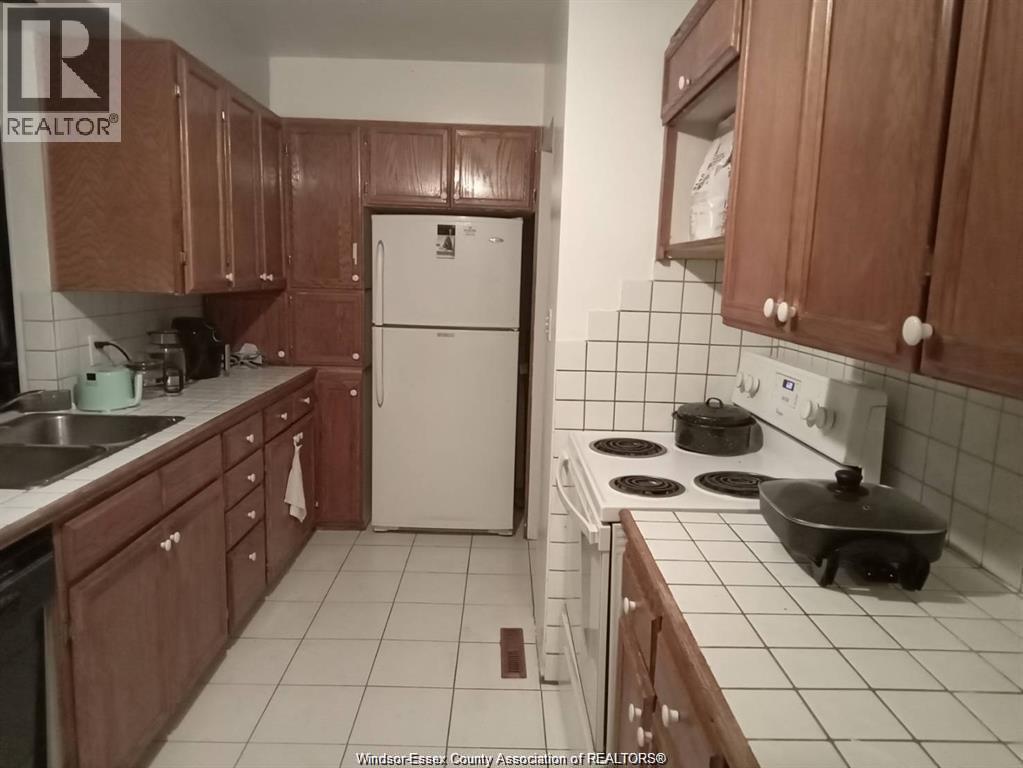 3277 Dominion, Windsor, Ontario  N9E 2N6 - Photo 4 - 26005419