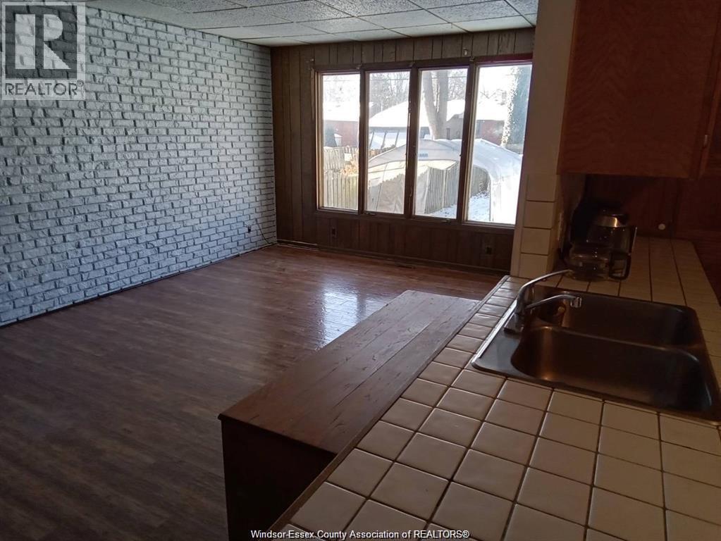 3277 Dominion, Windsor, Ontario  N9E 2N6 - Photo 5 - 26005419