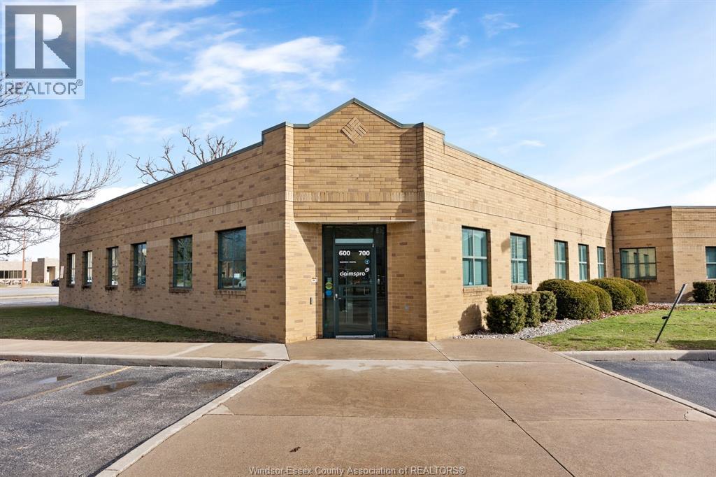 3100 TEMPLE DRIVE, Windsor, Ontario