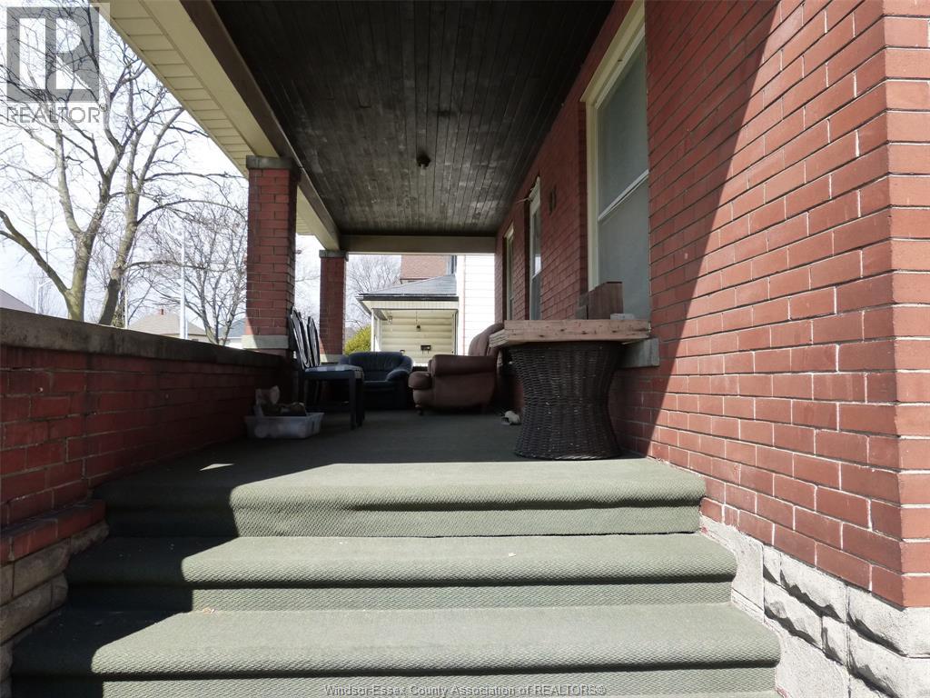 23 Queeens Avenue, Leamington, Ontario  N8H 3G7 - Photo 3 - 26005512