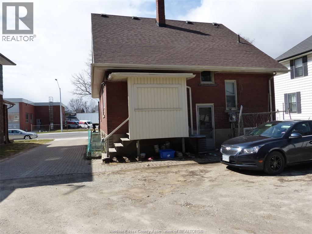 23 Queeens Avenue, Leamington, Ontario  N8H 3G7 - Photo 7 - 26005512