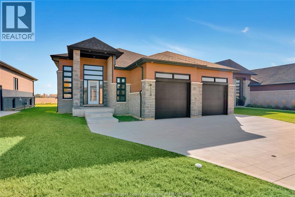 112 HAZEL CRESCENT, Kingsville, Ontario